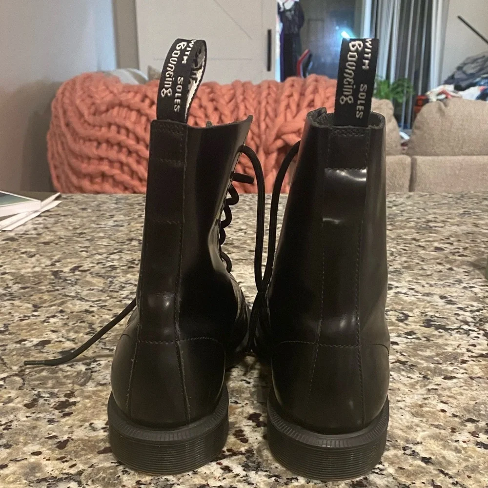 Dr. Martens Geordin boot punk-inspired details - Picture 10 of 16